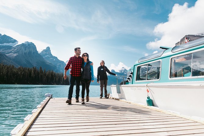 Jasper Spirit Island Sightseeing Tour & Maligne Lake Boat Cruise